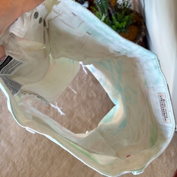 Levi's Premium High-Rise Deconstructed Jean Skirt White Pastel Tie Dye Denim - Picture 15 of 16